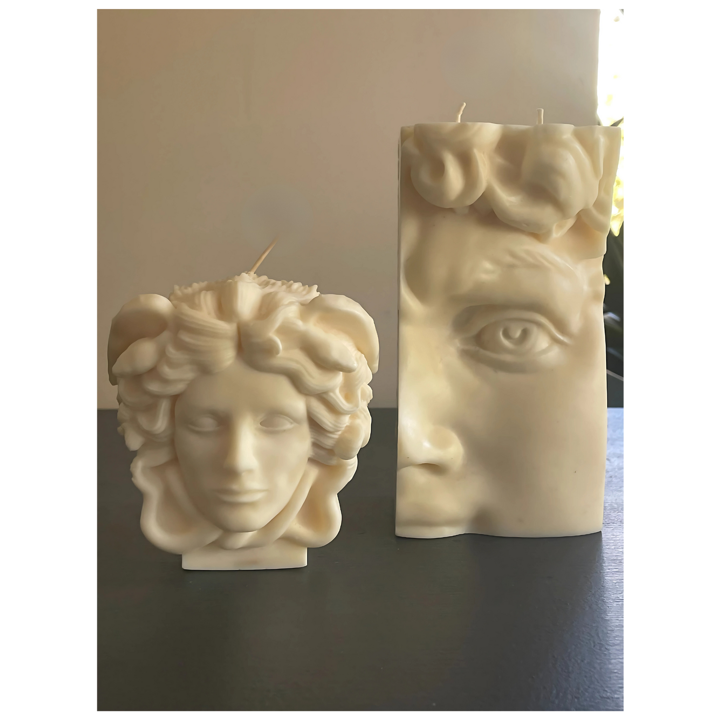 Medusa & David İkili Set – Dekoratif Heykel Mum Koleksiyonu (El Yapımı, Soya)