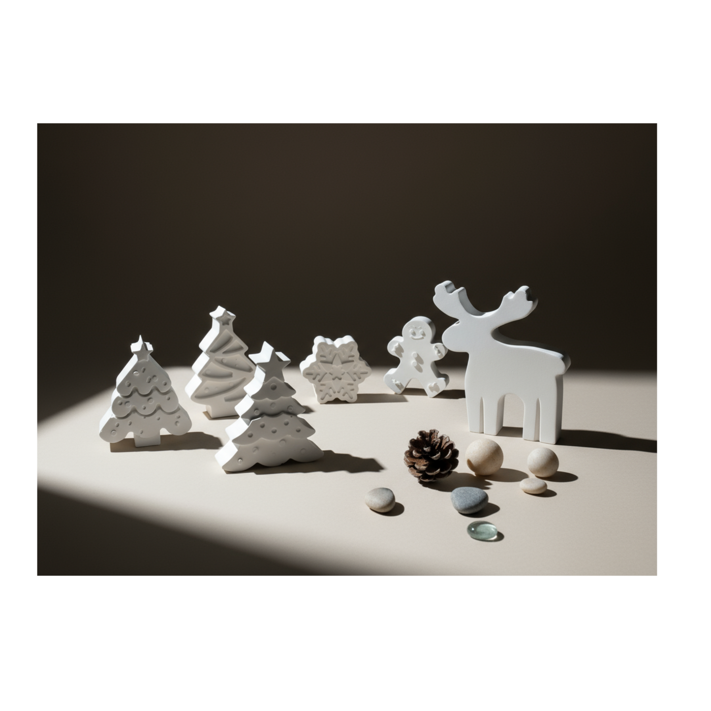 Atelier — Yılbaşı 3D Figür Seti – 6’lı Taş Tozu Dekor | Ren Geyiği, Çam Ağacı, Kar Tanesi, Kurabiye Adam